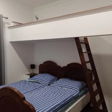 Litohlavy 17 - Na Samote U Lesa بيت ضيافة Králŭv Dvŭr