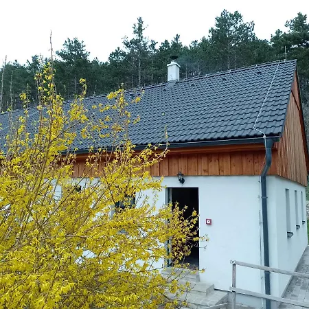 Litohlavy 17 - Na Samote U Lesa 3* Králŭv Dvŭr