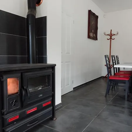 Litohlavy 17 - Na Samote U Lesa بيت ضيافة 3*