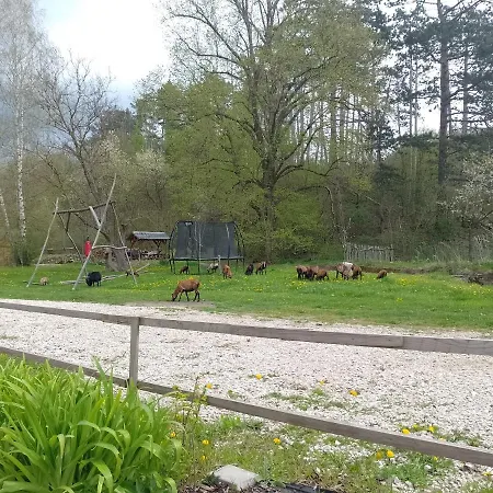 Litohlavy 17 - Na Samote U Lesa Králŭv Dvŭr