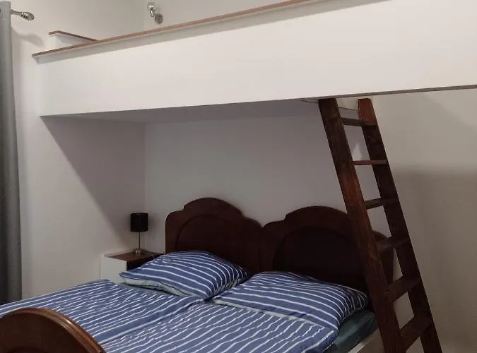 Litohlavy 17 - Na Samote U Lesa بيت ضيافة Králŭv Dvŭr