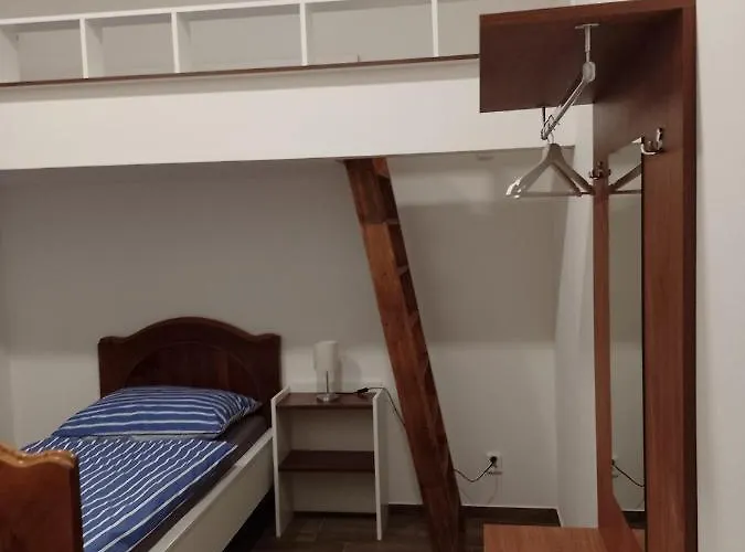 Litohlavy 17 - Na Samote U Lesa بيت ضيافة Králŭv Dvŭr