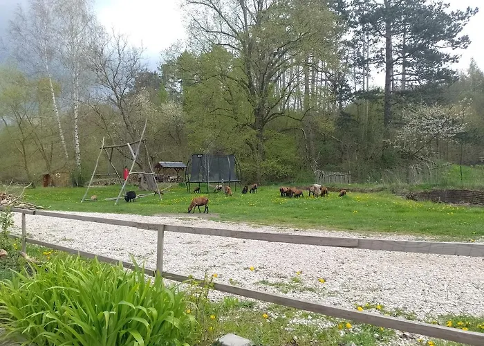 Litohlavy 17 - Na Samote U Lesa Králŭv Dvŭr